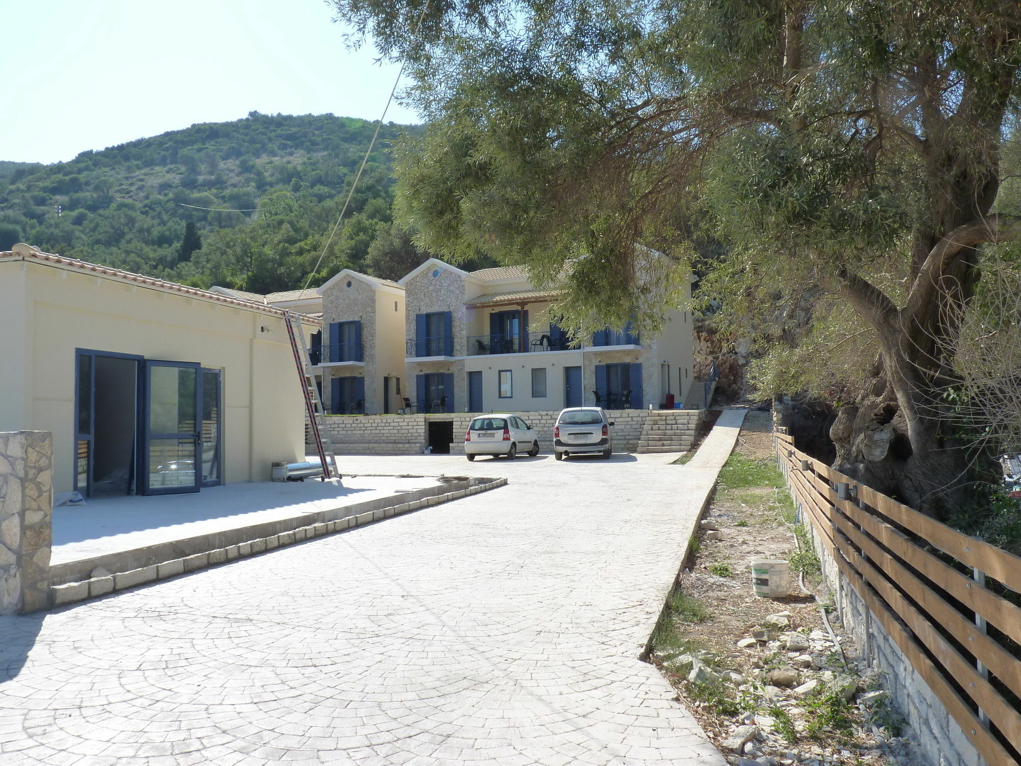 מיקרוס גיאלוס Ilianthos Apartments & Studios מראה חיצוני תמונה