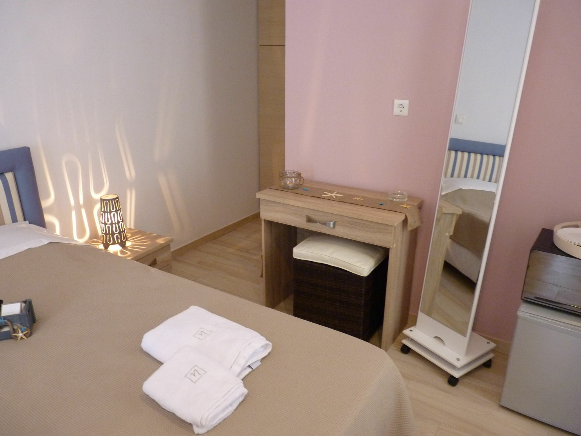 מיקרוס גיאלוס Ilianthos Apartments & Studios מראה חיצוני תמונה