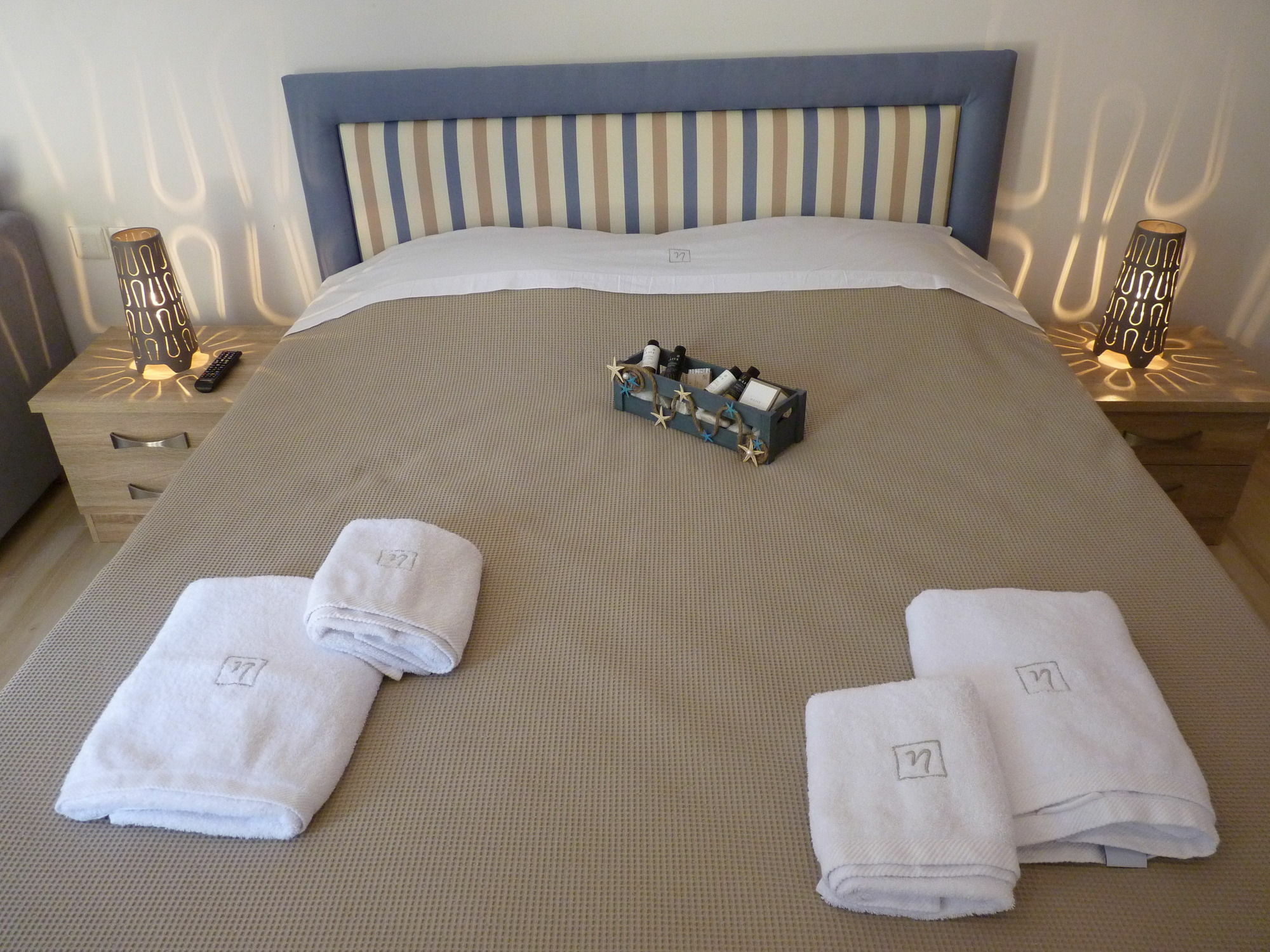 מיקרוס גיאלוס Ilianthos Apartments & Studios מראה חיצוני תמונה